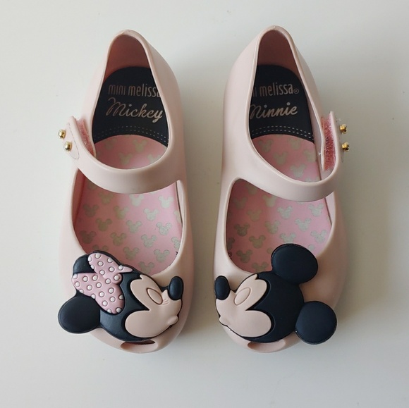 minnie mouse mary jane shoes